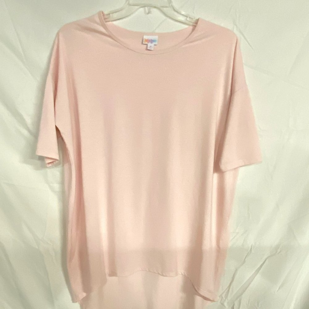 EUC LuLaRoe "Irma" shirt